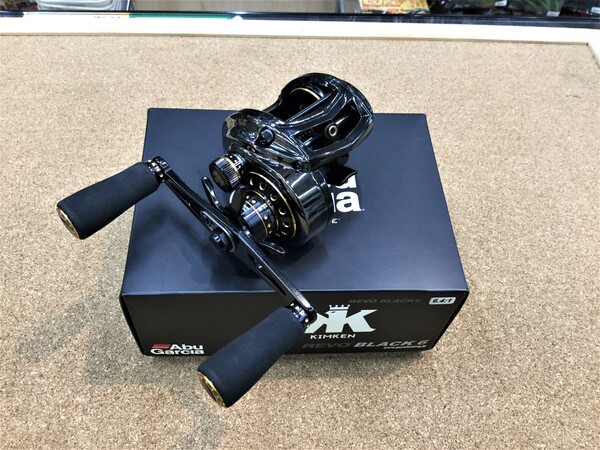 狭山店　本日の釣具買取商品「Ａｂｕ　ＲＥＶＯ３　ＢＬＡＣＫ６（右・きっと未使用品に違いない極上ウルトラ超美品）＆Ａｂｕ　ＲＥＶＯ４　ＢＬＡＣＫ１０（右・きっと未使用品に違いない極上ウルトラ超美品）などが、買取入荷しました！」（狭山店）サムネイル