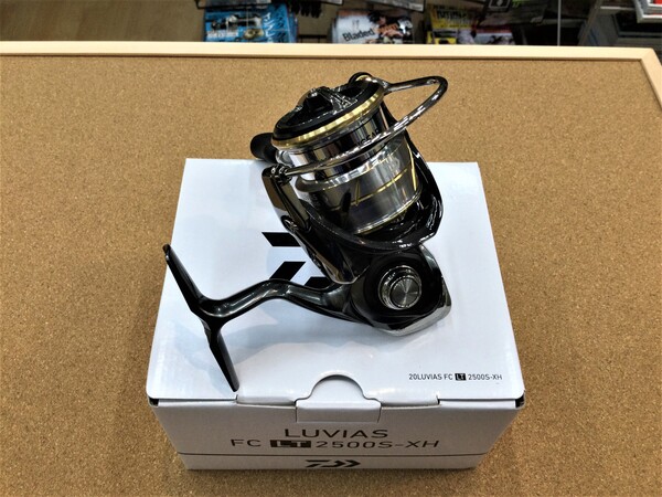 狭山店　本日の釣具買取商品　第５弾！「ダイワ　２０ルビアスＦＣ　ＬＴ　２５００Ｓ-ＸＨ（極上ウルトラ超美品）＆ダイワ　２０月下美人Ｘ　２０００Ｓ-Ｐ（極上ウルトラ超美品）＆ＳＬＰ　ＷＯＲＫＳ　ＳＶ１０５スプール（レッド）などが、買取入荷しました！」（狭山店）サムネイル