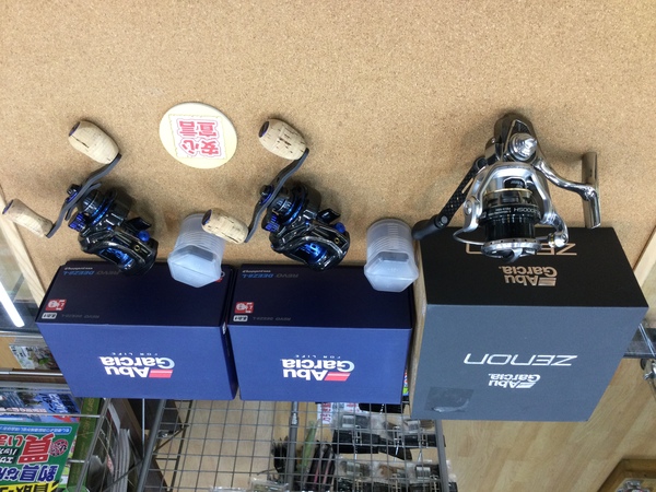 狭山店　本日の釣具買取商品　第４弾！「アブガルシア　〇ＲＥＶＯ　ＤＥＥＺ８－Ｌ（２台）　〇２１ＺＥＮＯＮ　２０００ＳＨなどが、買取入荷しました！」（狭山店）サムネイル