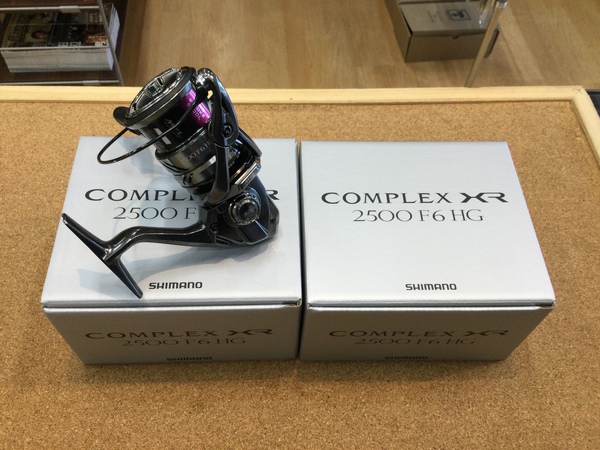 狭山店【製品入荷情報】「シマノ　２１コンプレックスＸＲ　２５００Ｆ６ＨＧ（久々の再入荷）が、入荷しました！」（狭山店）サムネイル