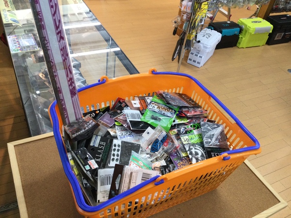 【最新釣具買取情報】「大人気メーカーの小物類が大量！！」買取り入荷致しました。（つりどうぐ一休　葛の葉店）サムネイル