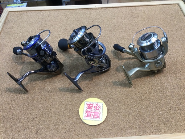 狭山店　本日の釣具買取商品　第７弾！「ダイワ　１２イグジスト　３０１２Ｈ＆アブガルシア　ＲＥＶＯ　ＮＥＯＳ　ＤＥＥＺ＆シマノ　０３ツインパワーＭｇ２５００Ｓなどが、買取入荷しました！」（狭山店）サムネイル