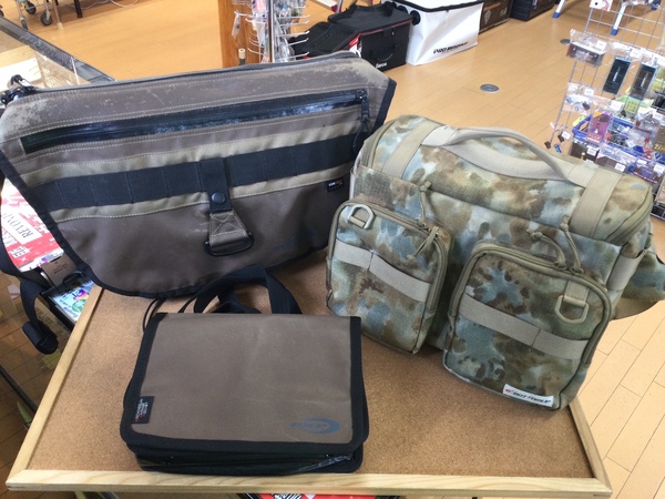 【最新釣具買取情報☆第２弾☆】「人気メーカーのバッグ！」買取り入荷致しました。（つりどうぐ一休　葛の葉店）サムネイル