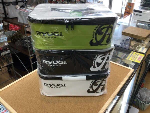 狭山店【新製品入荷情報】「リューギ　アイテムバッグⅢダブル（新製品）＆レイン　レインズスワンプスキニー６．５インチ・９インチ（再入荷）などが、入荷しました！」（狭山店）サムネイル