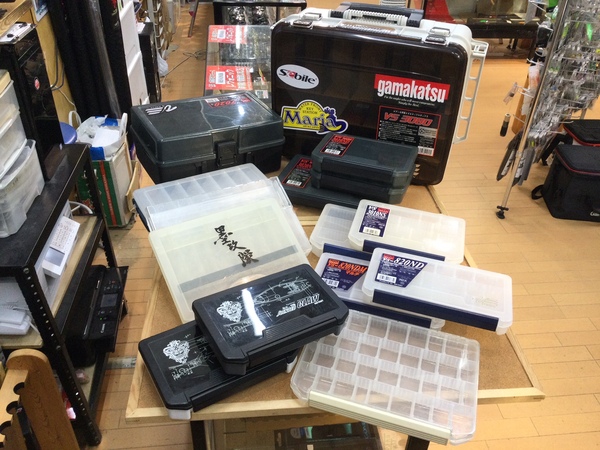 【最新釣具買取情報】「人気メーカーのタックルボックス多数！」買取り入荷致しました。（つりどうぐ一休　葛の葉店）サムネイル