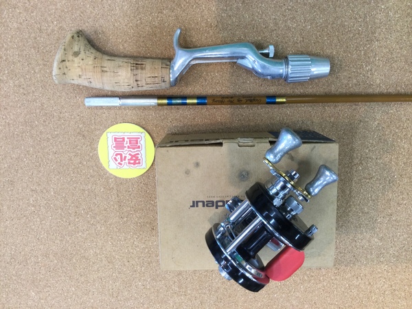 狭山店　本日の釣具買取商品　第３弾！「Ａｂｕ　Ａｎｂａｓｓａｄｅｕｒ　５６００Ｃ　レプリカ　赤ベロ＆オリジナルグラスロッド　Ｃｒａｆｔｅｄ　ｂｙ　Ｔｏｐ‐Ｈｅａｖｙ　２００４などが、買取入荷しました！」（狭山店）サムネイル