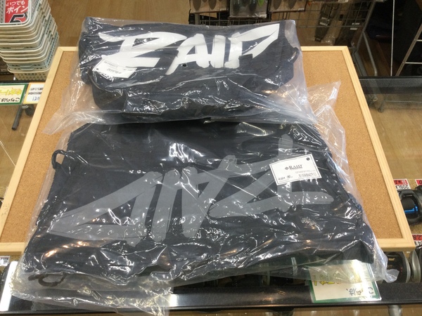 狭山店【新製品入荷情報】第２弾！「レイドジャパン　〇ＲＪメッセンジャーバッグ・ラージ（新製品）〇ＲＪメッセンジャーバッグ（久々の入荷）○スーパーフィッシュローラー５インチ（1色再入荷）〇アジャストレート１２インチ・スリム（２色再入荷）〇アジャストレート１２インチ・ファット（１色再入荷）などが、入荷しました！」（狭山店）サムネイル