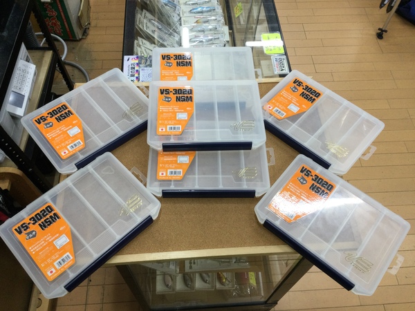 【最新釣具買取情報☆第２弾☆】「人気メーカーのタックルボックス！」買取り入荷致しました。（つりどうぐ一休　葛の葉店）サムネイル