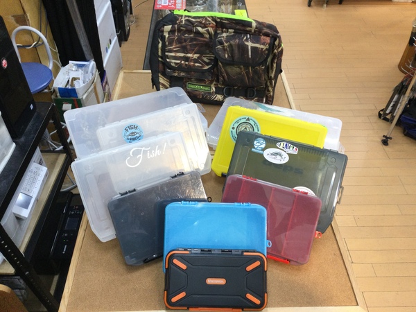 【最新釣具買取情報】「人気メーカーのタックルボックスなどの小物類！」買取り入荷致しました。（つりどうぐ一休　葛の葉店）サムネイル
