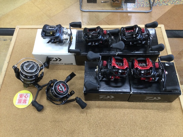 【本日の買取情報☆第２弾☆】　ダイワ　ジリオンＴＷ１５１６ＨＬ　タトゥーラＣＴタイプＲ１００Ｈ　タトゥーラＣＴタイプＲ１００ＨＳＬ　ＵＳタトゥーラ タイプＲ１００ＸＳＬ、アブガルシア　レボＭＧＸ３０００ＳＨ　ロキサーニ２０００ＳＨ　買取入荷致しました！（寝屋川店）サムネイル