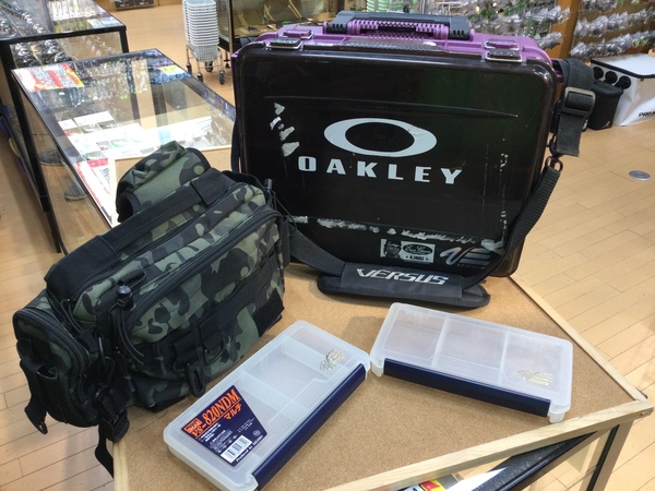 【最新釣具買取情報】「人気メーカーのタックルボックスとバッグ！」買取り入荷致しました。（つりどうぐ一休　葛の葉店）サムネイル