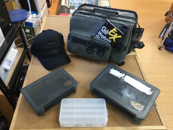 【最新釣具買取情報☆第３弾☆】「人気メーカーのショルダーバッグやタックルボックスなど」買取り入荷致しました。（つりどうぐ一休　葛の葉店）サムネイル