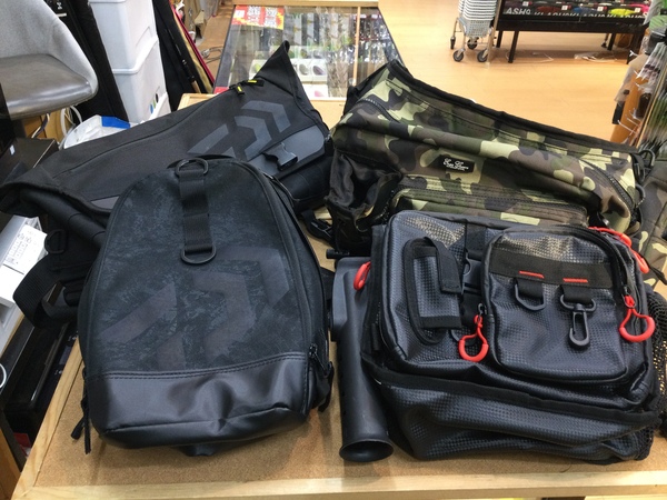 【最新釣具買取情報☆第２弾☆】「人気メーカーのタックルバッグ！」買取り入荷致しました。（つりどうぐ一休　葛の葉店）サムネイル