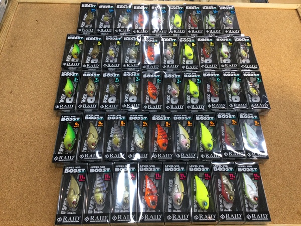 【新製品入荷情報☆第２弾☆】「レイドジャパン　レベルバイブブーストヒート２（新製品）、スリラー、スーパーフィッシュローラー３.５インチ４.２インチ５インチ６.５インチ、フィッシュローラー４インチ、フルスイング３.５インチ４インチ」が入荷いたしました！（葛の葉店）サムネイル