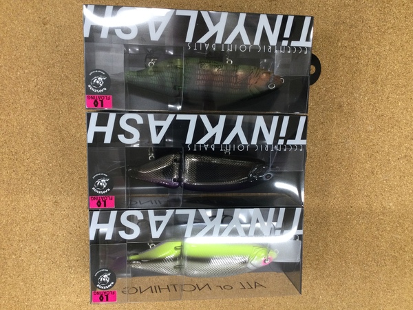 【新製品入荷情報】　ＤＲＴ×ラッドセンス タイニークラッシュＬｏｗ（限定コラボカラー）、ラパラ ハスキー（限定復刻）、ブルーブルー ブローウィン１１０Ｓ　入荷いたしました！（寝屋川店）サムネイル